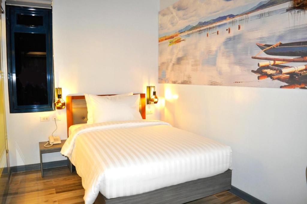 GQ Plaza - Multiple Use Hotel Kalibo Esterno foto