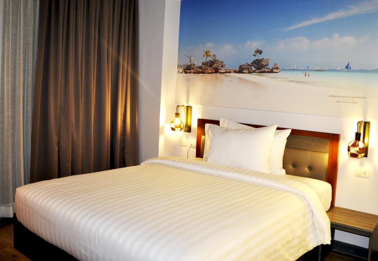 GQ Plaza - Multiple Use Hotel Kalibo Esterno foto